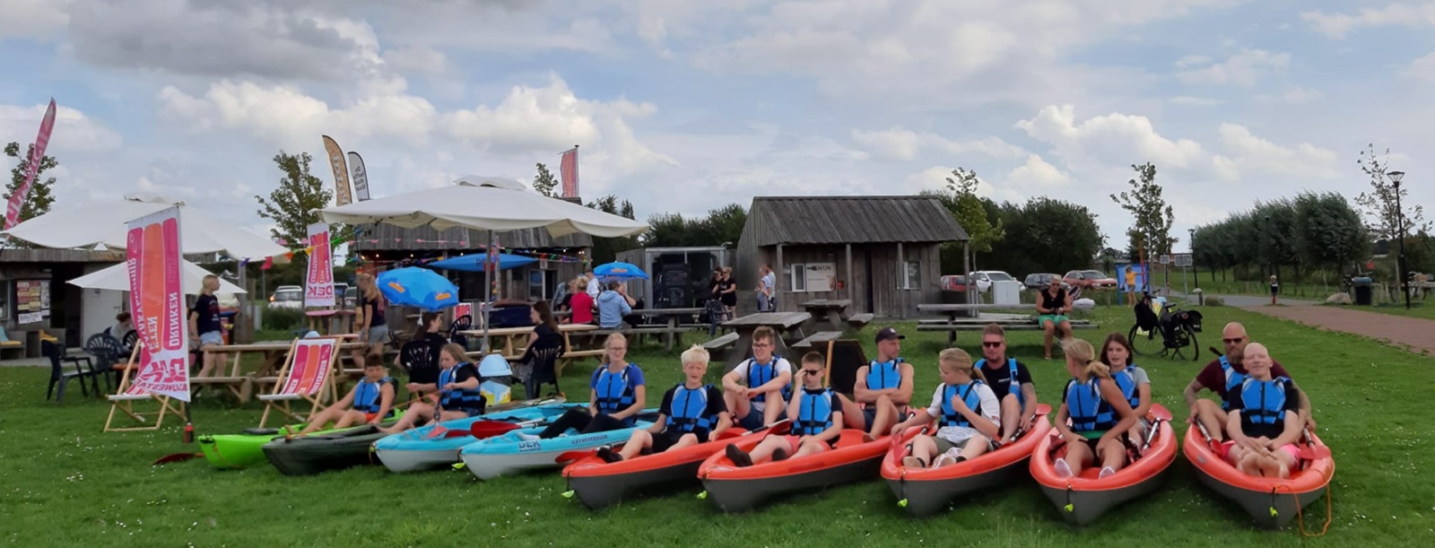 Groepsarrangementen bij Drinken Eten Kayakverhuur Wandelen kajyakken Oldambtmeer Groningen Nederland